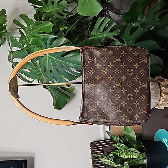 Louis Vuitton Handbags - #06040-0990 LOUIS VUITTON MONOGRAM LOOPING PM